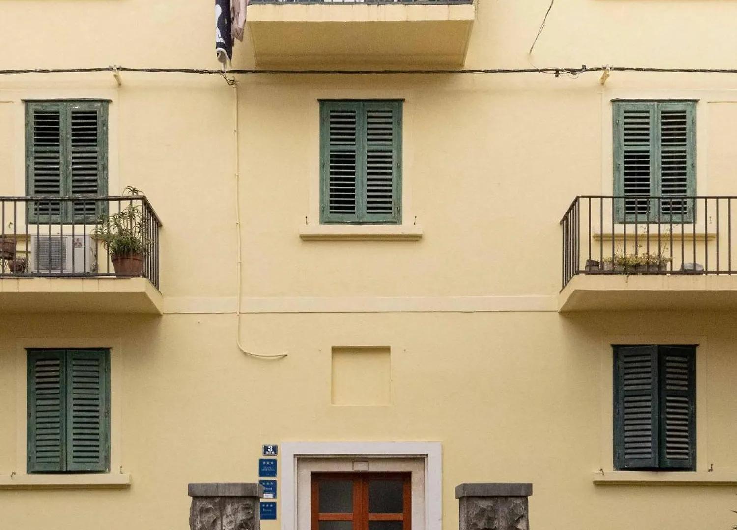 Apartment The Charm Split