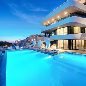 Posh Apartment